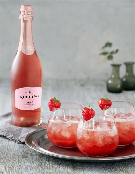 rose champagne drinks.